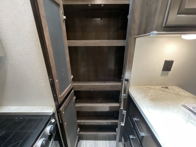 2021 Dutchmen Triton 3571 — photo 6 of 8