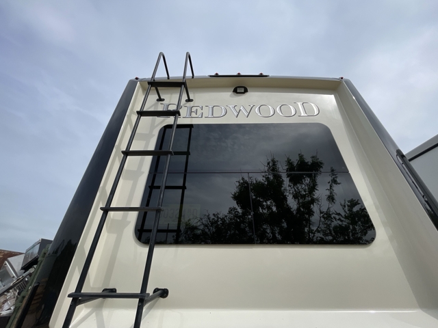 2018 Crossroads Redwood 3881ES — photo 2 of 8