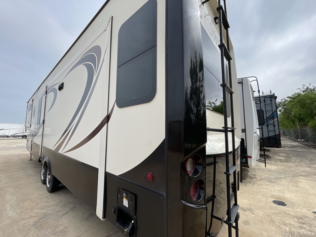 2018 Crossroads Redwood 3881ES — photo 3 of 8
