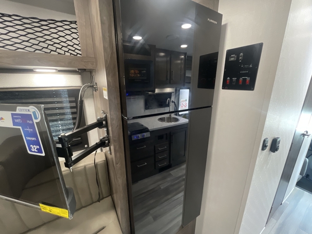 2026 Entegra Coach Odyssey SE 20LF — photo 6 of 8