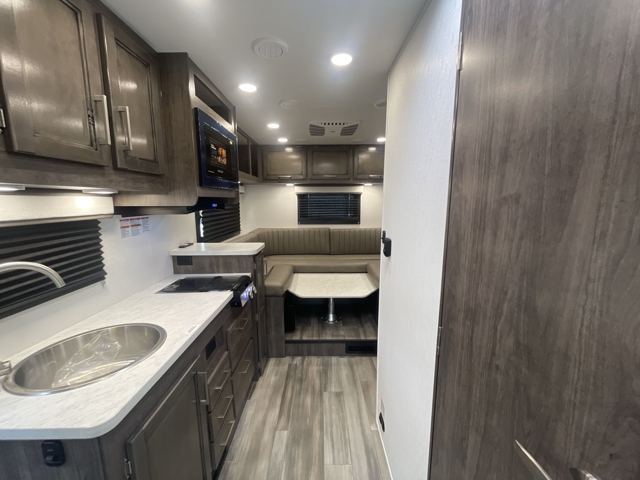 2026 Entegra Coach Odyssey SE 20LF — photo 3 of 8