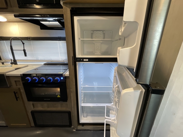 2022 Forest River Rogue 25V — photo 8 of 8