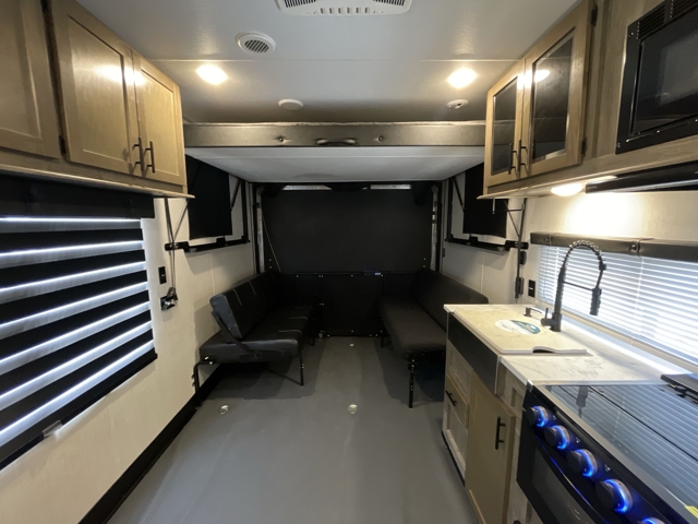2022 Forest River Rogue 25V — photo 5 of 8