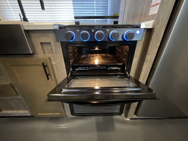2022 Forest River Rogue 25V — photo 4 of 8