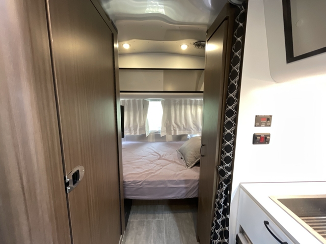 2020 Airstream Caravel 16RB — photo 5 of 8
