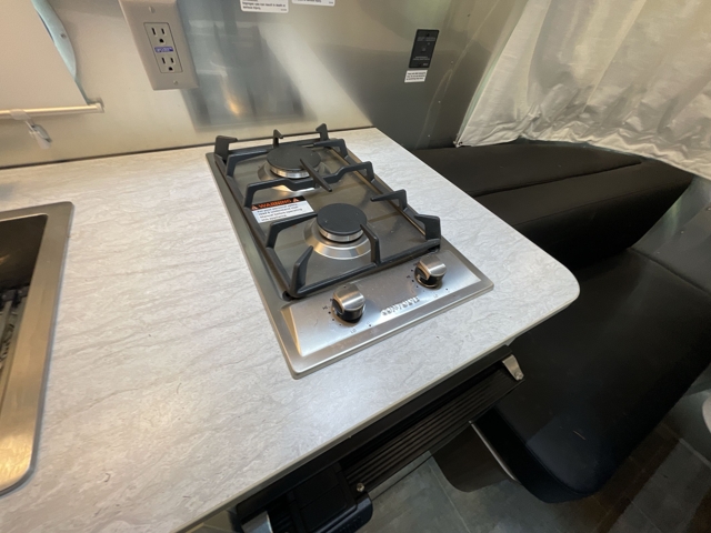 2020 Airstream Caravel 16RB — photo 4 of 8