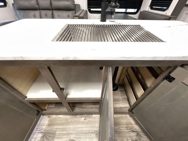 2023 Venture RV Sporttrek 312VIK — photo 8 of 8