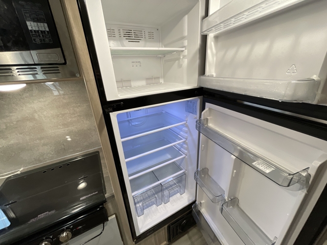 2022 Winnebago Micro Minnie 2108DS — photo 7 of 8