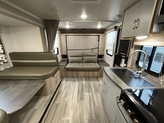 2022 Winnebago Micro Minnie 2108DS — photo 4 of 8