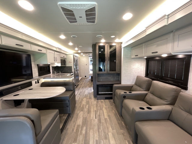 2025 Entegra Coach Vision XL 36C — photo 2 of 8