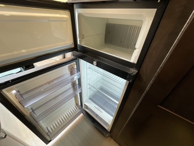 2021 Leisure Travel Unity U24TB — photo 6 of 8