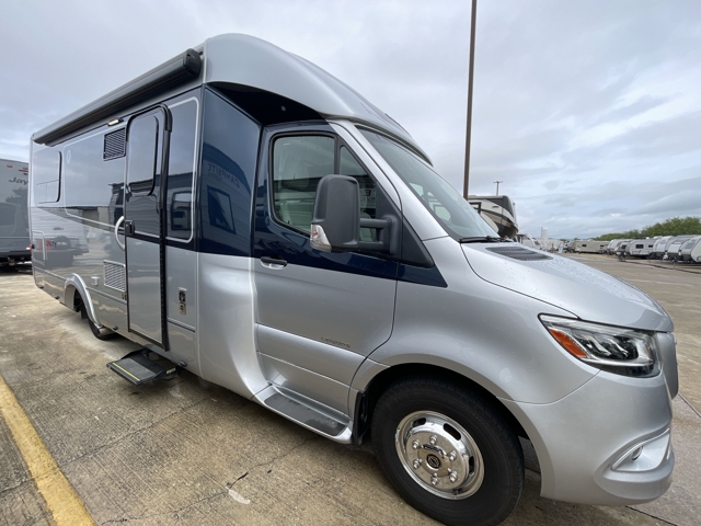 2021 Leisure Travel Unity U24TB — photo 1 of 8