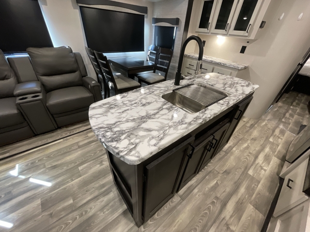 2022 Highland Ridge Open Range Light 275RLS — photo 7 of 8