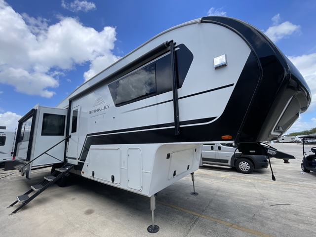 2024 Brinkley Model Z 3100 — photo 1 of 8