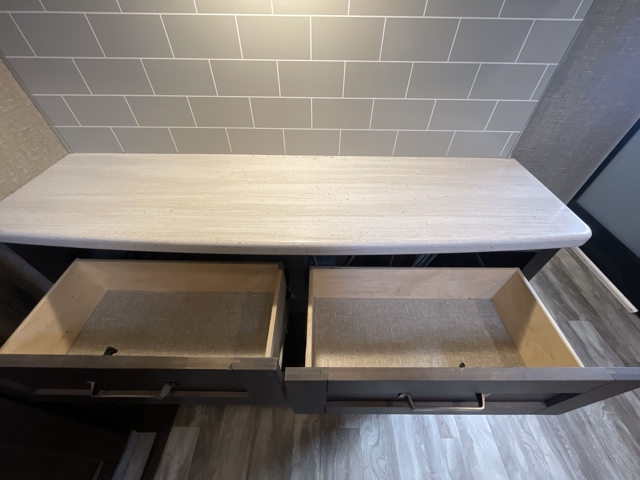 2020 Grand Design Reflection 315RLTS — photo 8 of 8