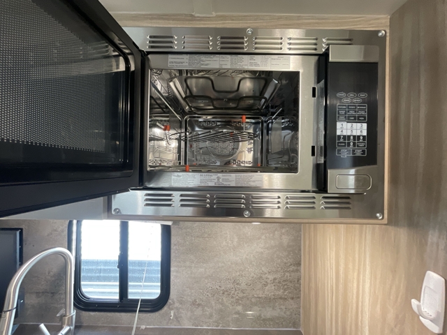 2022 Winnebago Micro Minnie FLX 2100BH — photo 7 of 8