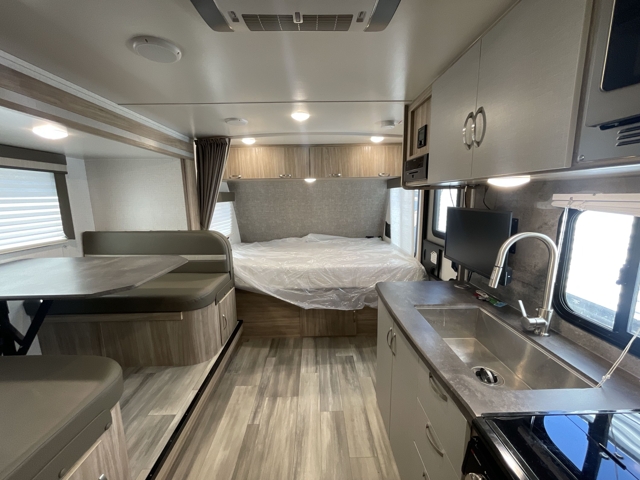2022 Winnebago Micro Minnie FLX 2100BH — photo 3 of 8
