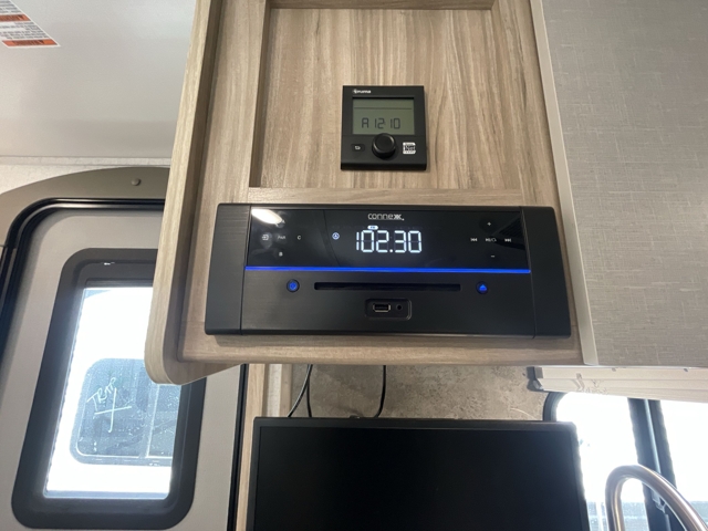 2022 Winnebago Micro Minnie FLX 2100BH — photo 8 of 8