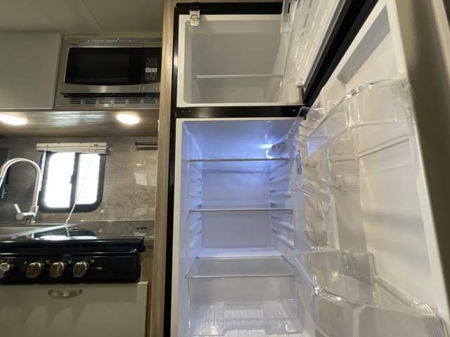 2022 Winnebago Micro Minnie FLX 2100BH — photo 5 of 8