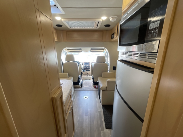 2020 Regency Ultra Brougham 25TB — photo 3 of 8