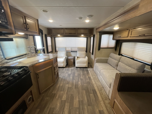 2017 Starcraft Launch 26RLS — photo 6 of 8