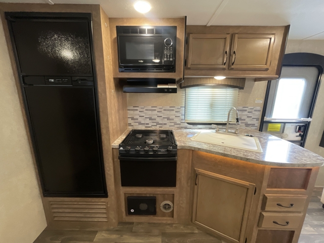 2017 Starcraft Launch 26RLS — photo 7 of 8