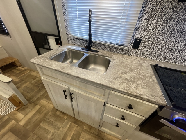 2022 Shasta Shasta 25RB — photo 4 of 8
