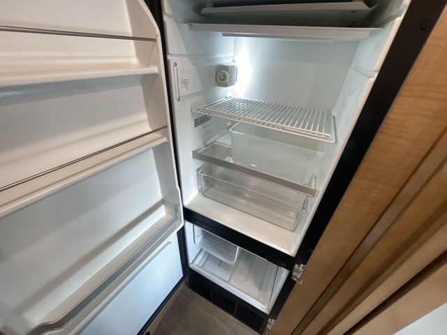 2021 Coachmen Beyond 22D — photo 3 of 8