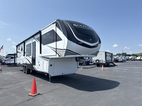 RV carousel image 1