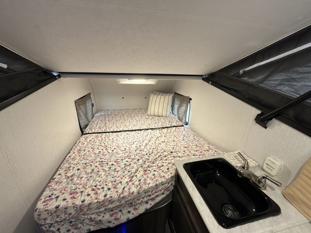 2022 Coachmen Clipper Express 9.0TD — photo 2 of 8