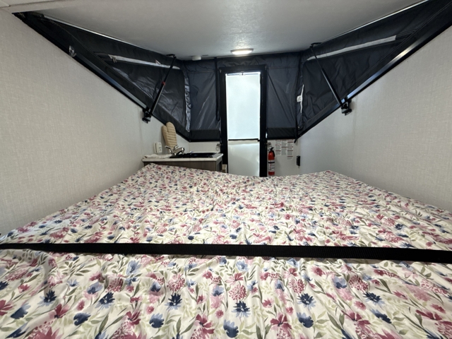 2022 Coachmen Clipper Express 9.0TD — photo 3 of 8