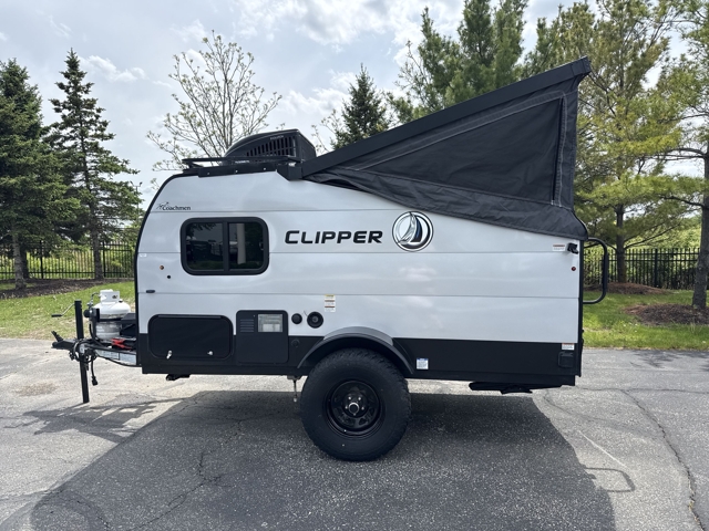 2022 Coachmen Clipper Express 9.0TD — photo 6 of 8