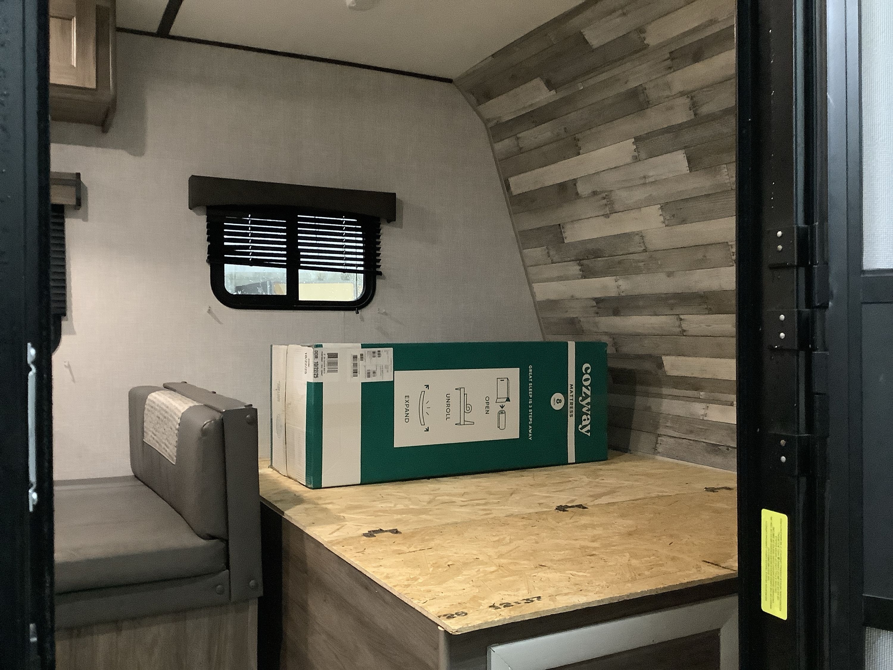 New or Used Crossroads Zinger 18bh RVs for Sale | Camping World