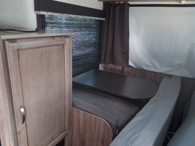 2019 Jayco Jay Feather X19H — photo 3 of 8