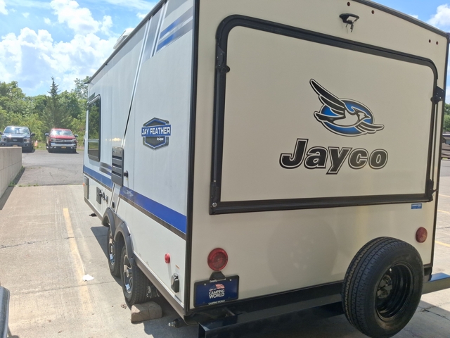 2019 Jayco Jay Feather X19H — photo 7 of 8