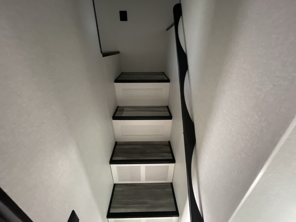 stairs-to-loft-beds