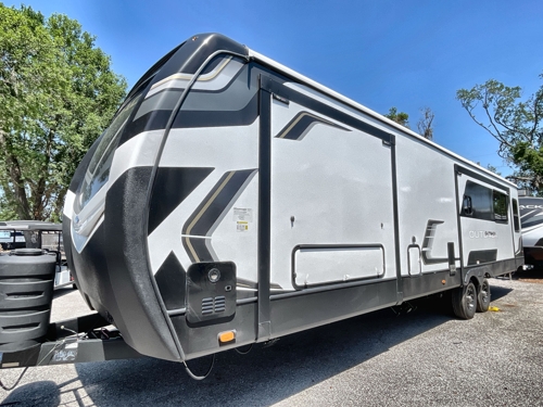 RV carousel image 1
