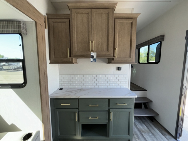 2025 Heartland Eddie Bauer Signature 2500RK — photo 4 of 8