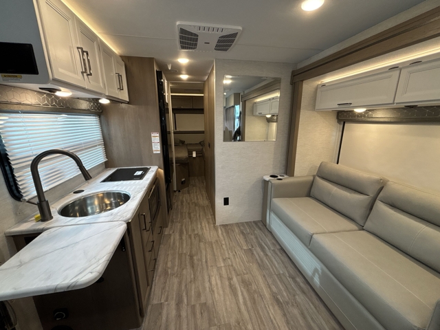 2026 Thor Freedom Traveler A24 — photo 3 of 8