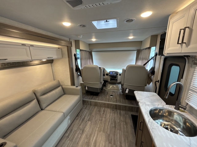 2026 Thor Freedom Traveler A24 — photo 4 of 8
