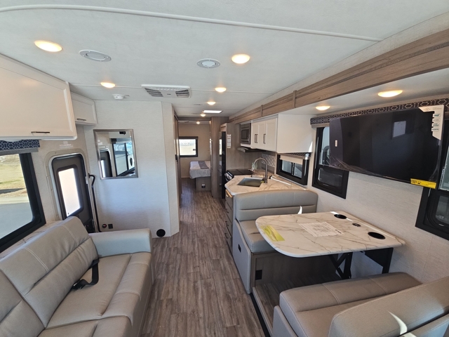 2026 Thor Freedom Traveler B30 — photo 3 of 8