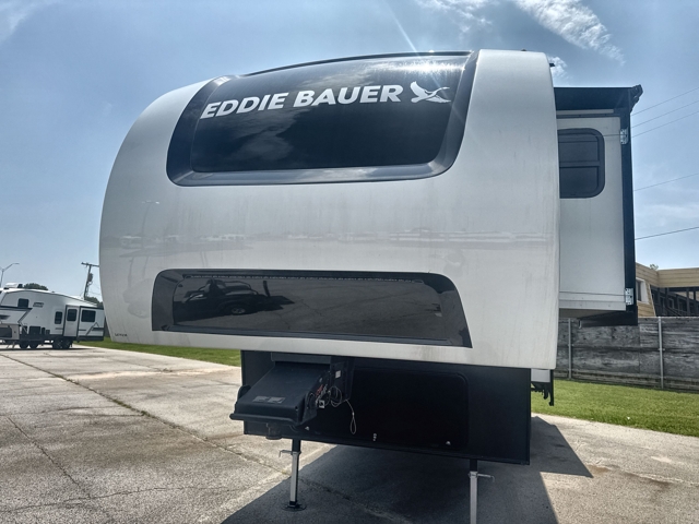 2025 Heartland Eddie Bauer Signature 3101RL — photo 5 of 8