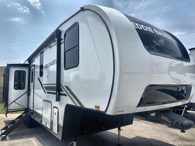 2025 Heartland Eddie Bauer Signature 3101RL — photo 1 of 8