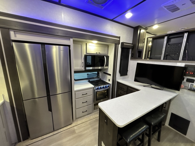 2022 Crossroads Cruiser 3841FL — photo 8 of 8