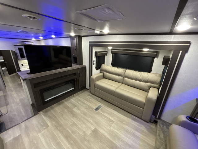 2022 Crossroads Cruiser 3841FL — photo 3 of 8