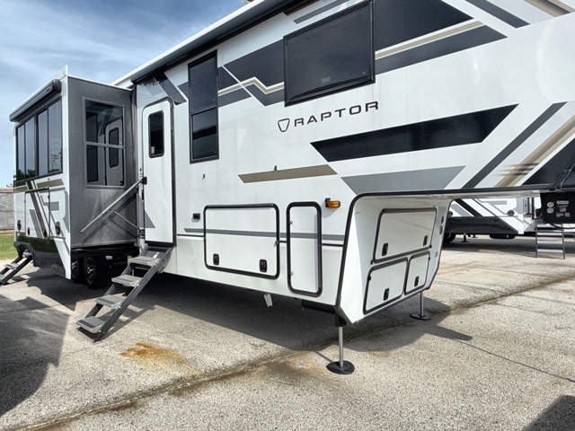 2026 Keystone Raptor 352 — photo 6 of 8