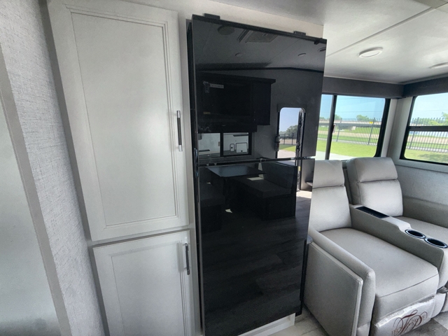 2025 Keystone Arcadia Super Lite 242SLMD — photo 6 of 8