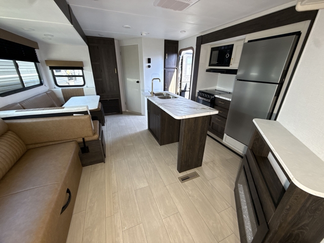 2026 Crossroads Zinger 331BH — photo 4 of 8