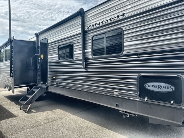 2026 Crossroads Zinger 340LR — photo 6 of 8