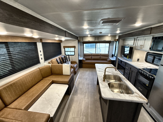 2026 Crossroads Zinger 340LR — photo 3 of 8